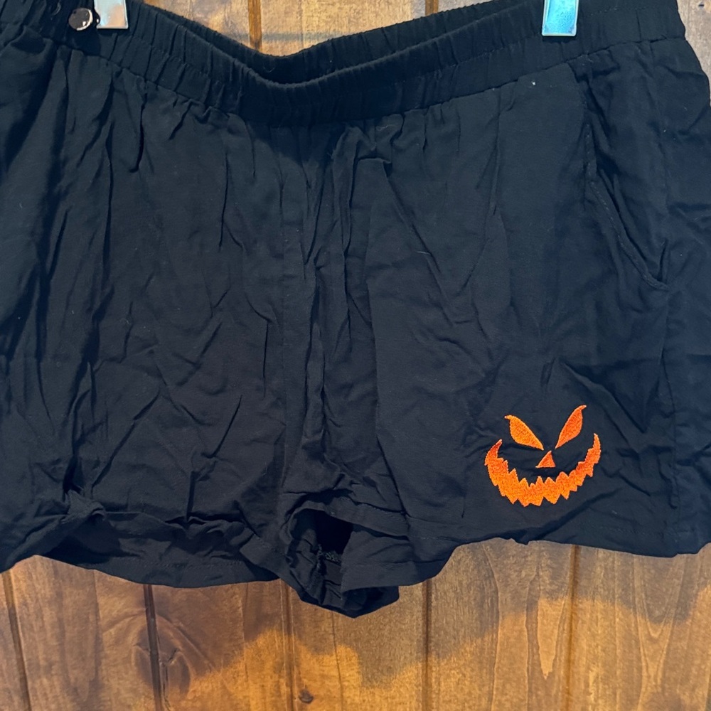 Black Halloween Women's Shorts - Picture 4 of 5